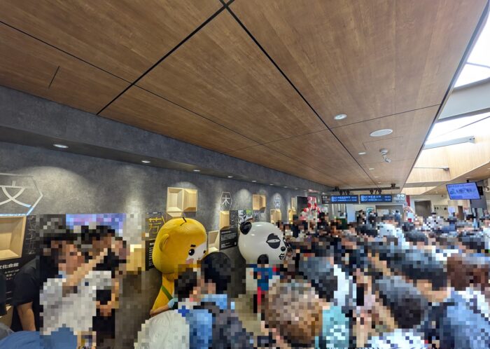 市川ママ駅の着ぐるみグリーティング