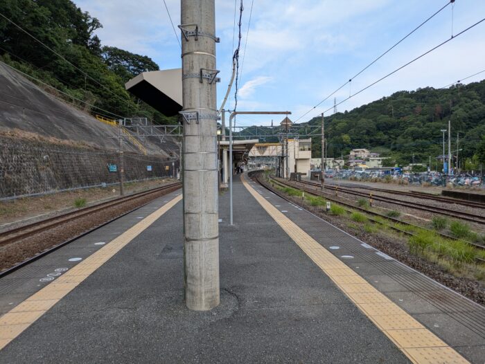 函南駅のホームは1面2線