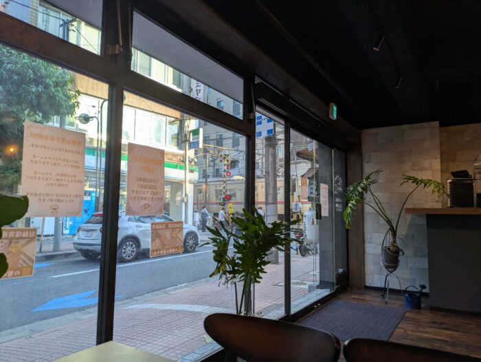 BAKERYTABLEむぎ屋のトレインビュー