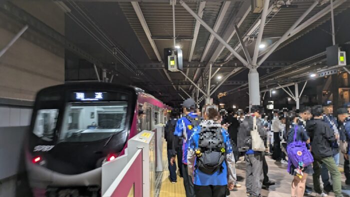 飛田給駅の回送列車