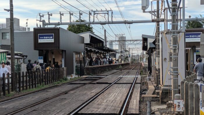 総武線人身事故により京成中山駅も混雑