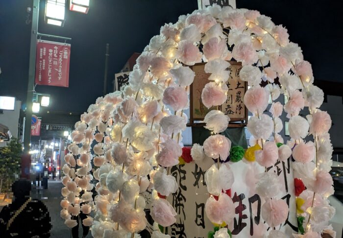 お会式万灯行列の万灯