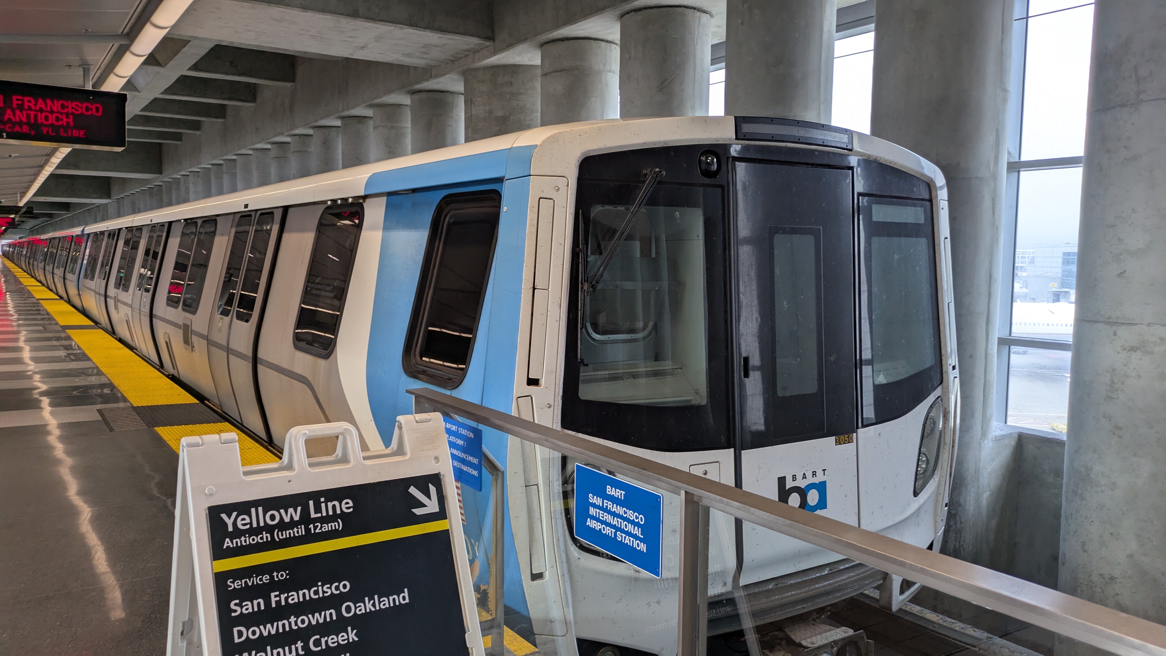 BART（バート）のイエローライン