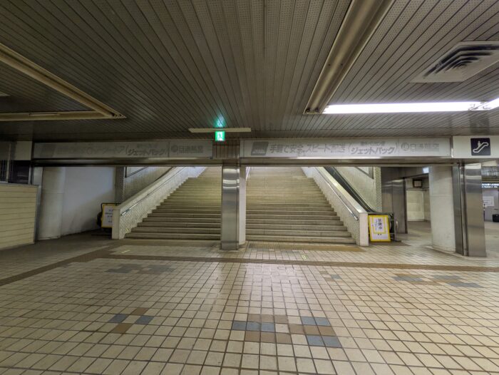 東成田駅のコンコース