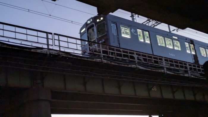 淀川鉄橋(新淀川橋梁)を渡る阪急線