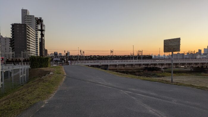 淀川鉄橋(新淀川橋梁)の朝焼け