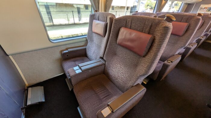 289系グリーン車3列