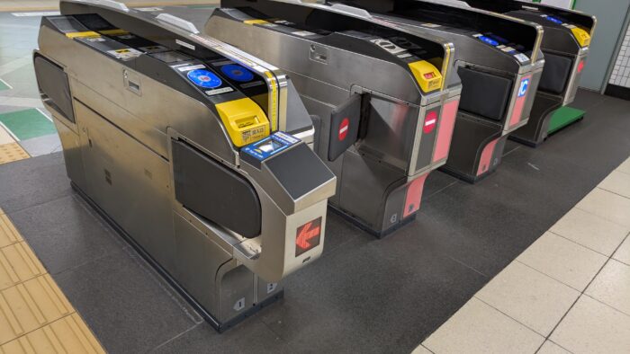 タッチ決済の改札