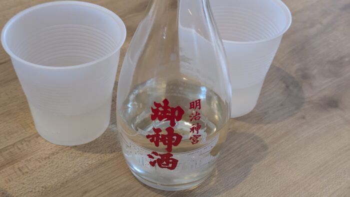 JRで初詣「明治神宮」お神酒