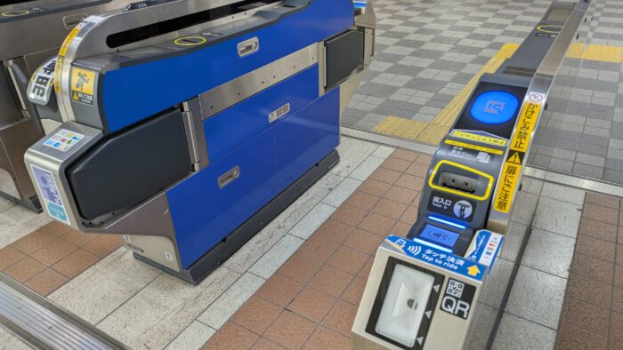 大阪モノレールのタッチ決済可能改札