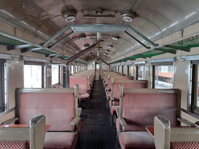 ストーブ列車車内