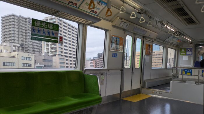 東京モノレールの車内