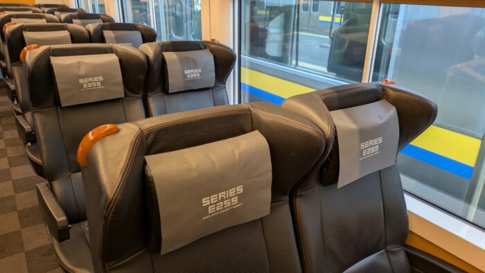 E259系しおさいのグリーン車の座席