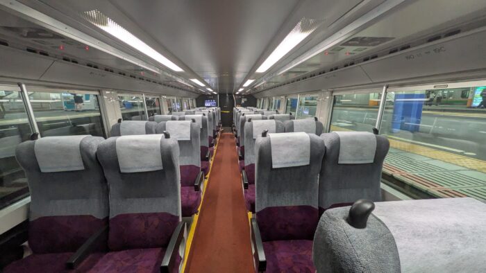 横須賀線グリーン車の1階