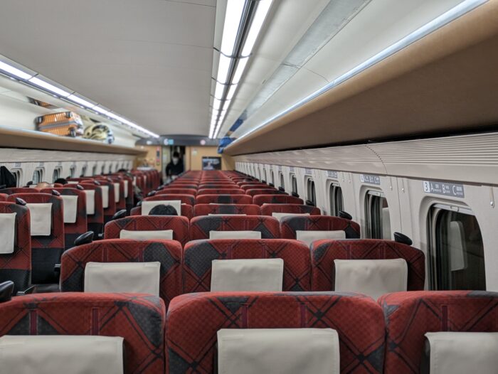北陸新幹線車内